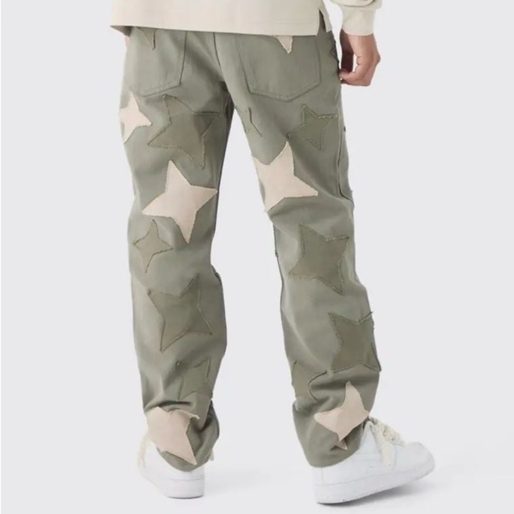 Boohoo Star Patch Relaxed Jeans - Khaki - Picture 4 of 7